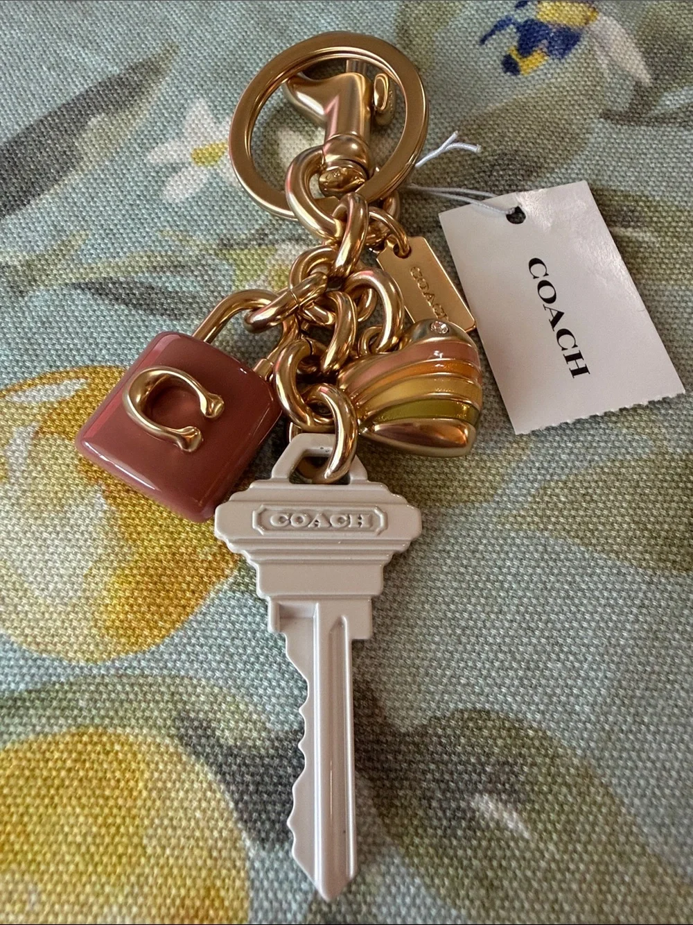 🔑🩷🔑 COACH KEY CLUSTER BAG CHARM KEYCHAIN 🔑🩷🔑  NWT 🔑🩷🔑